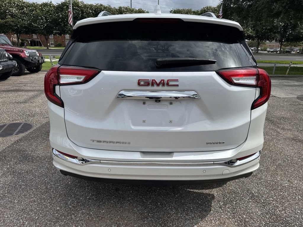 Used 2022 GMC Terrain Denali w/ Denali Premium Package AWD/4WD image 7