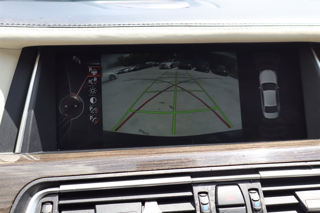 Used 2013 BMW 750Li RWD image 27