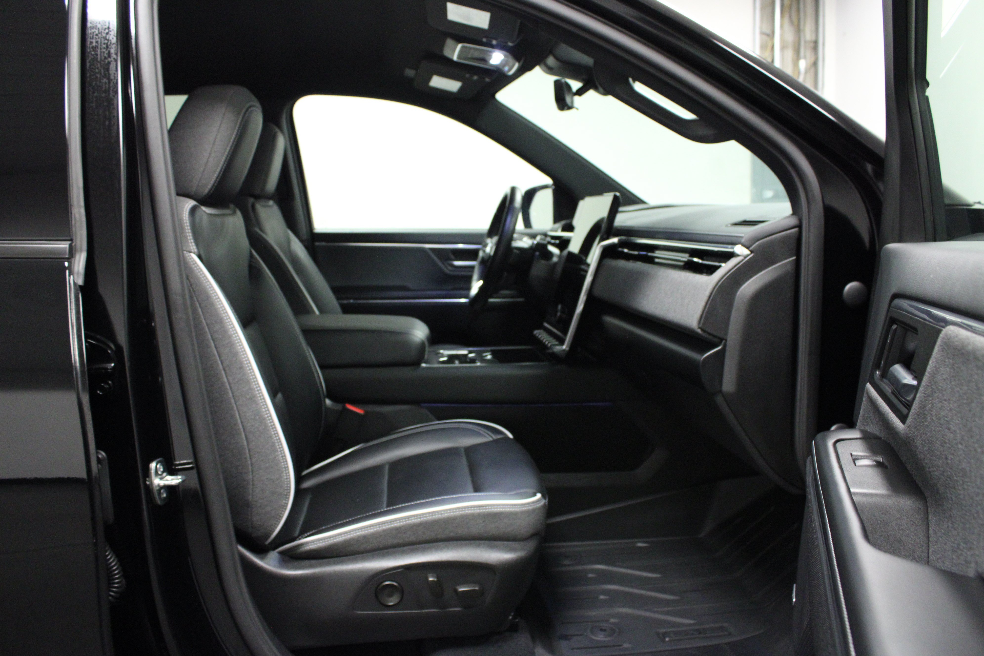 Used 2026 GMC Sierra EV Elevation w/ Premium Package AWD/4WD image 16