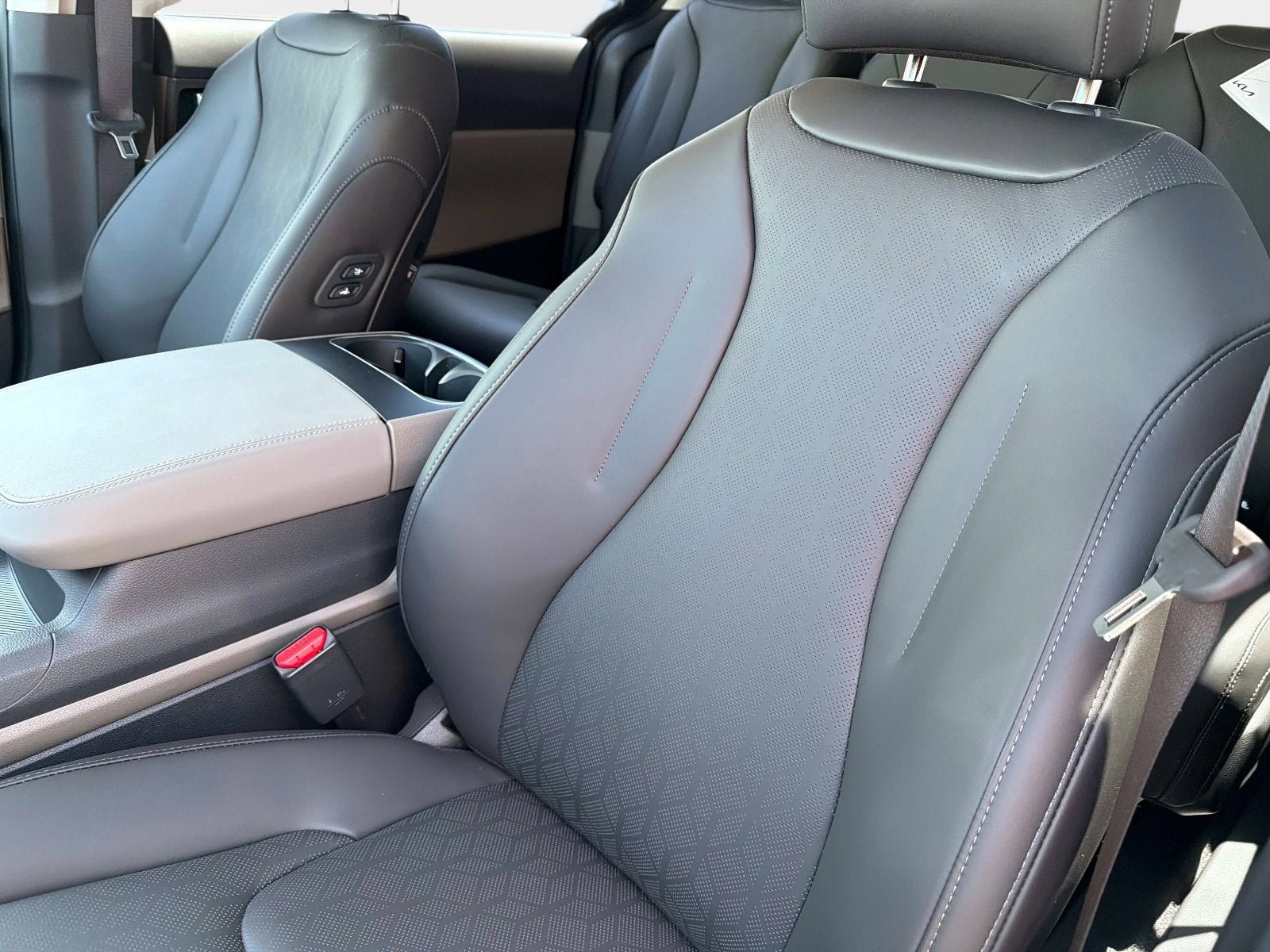 New 2026 Kia Carnival SX FWD image 19