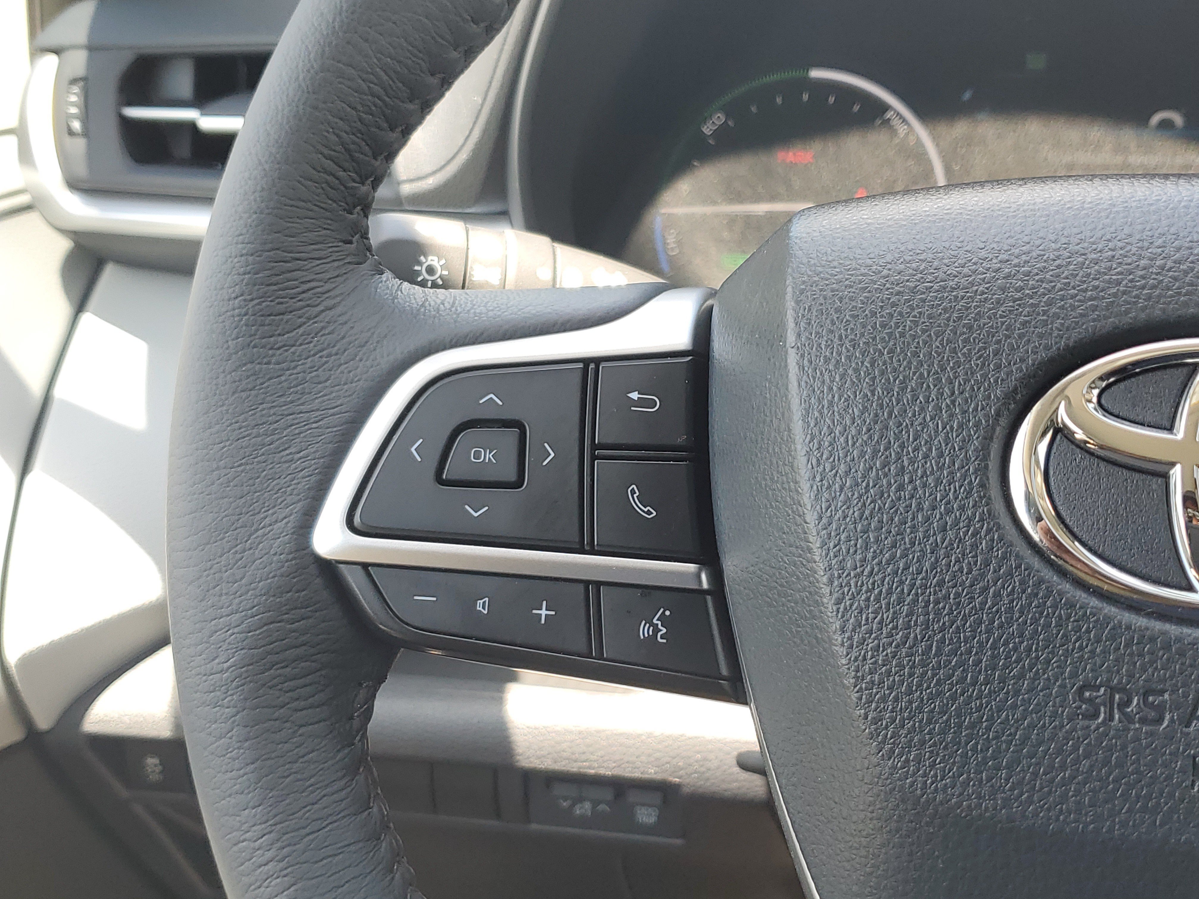 Certified 2025 Toyota Sienna XLE FWD image 25