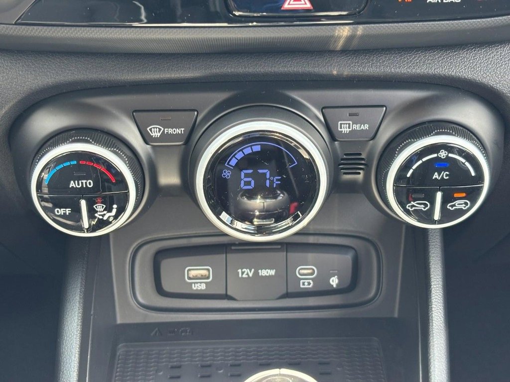 Certified 2025 Hyundai Venue Limited image 31