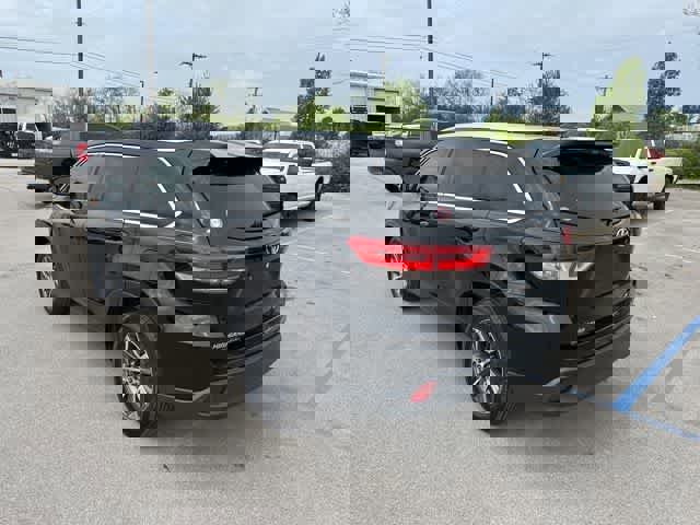 Used 2018 Toyota Highlander XLE image 17