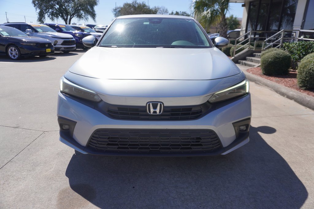 Used 2022 Honda Civic Touring image 2