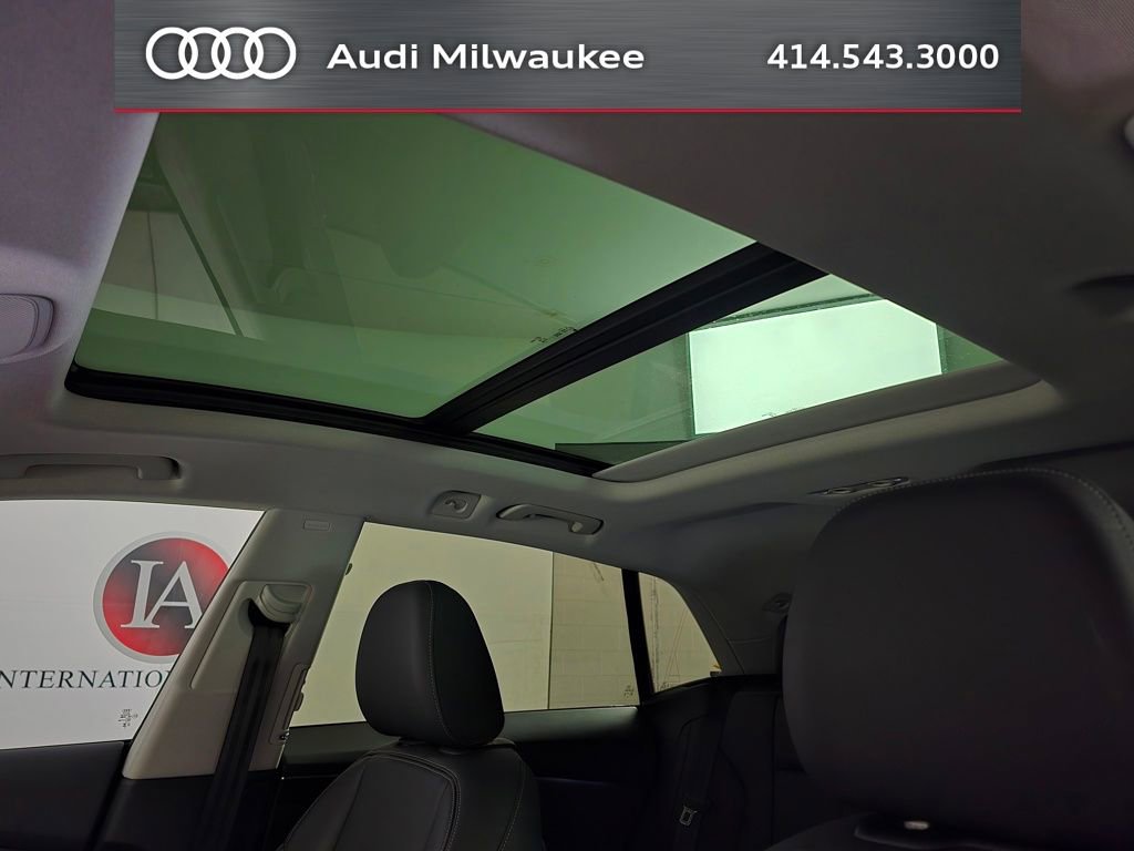 Used 2023 Audi Q8 Premium w/ Convenience Package AWD/4WD image 17