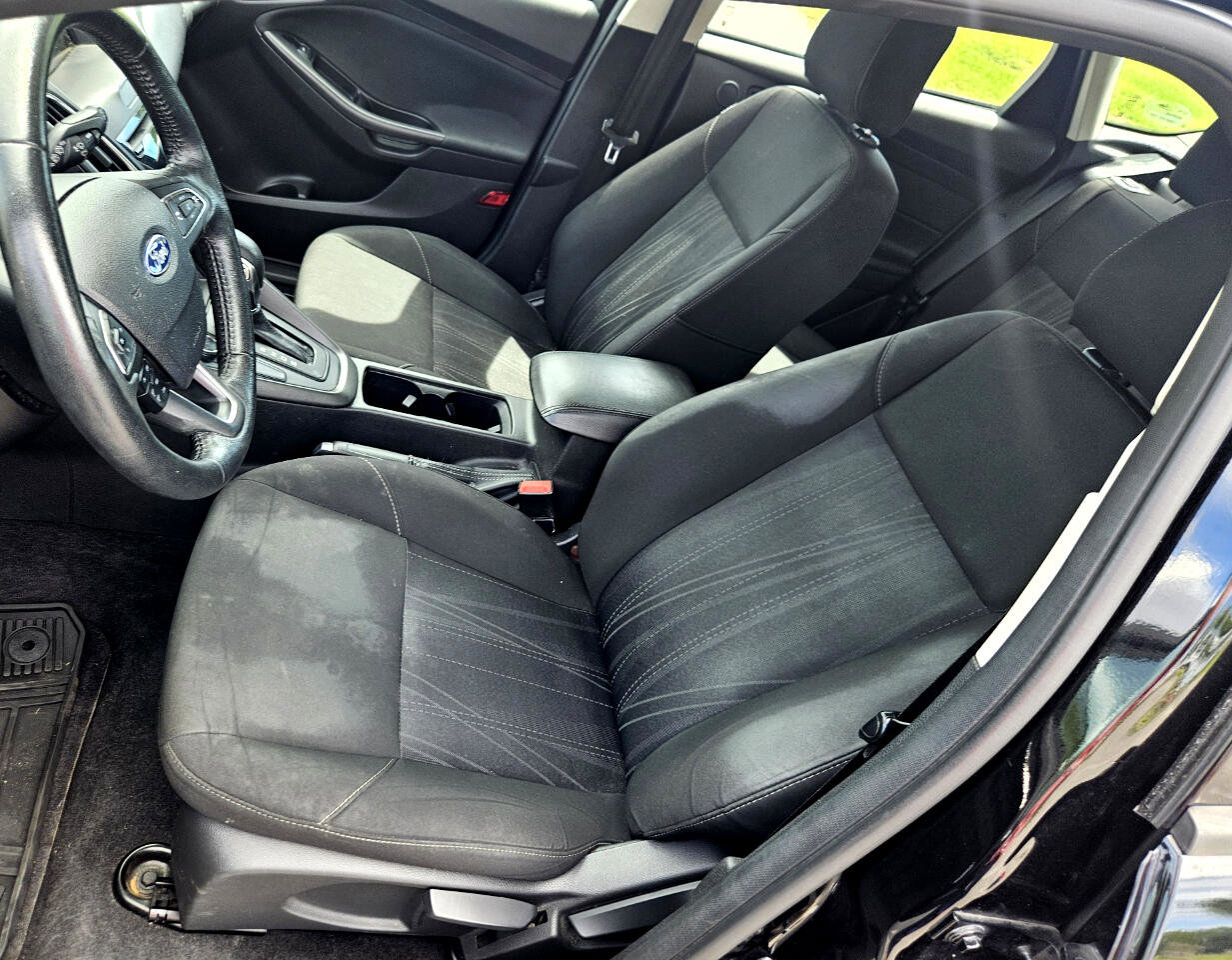 Used 2017 Ford Focus SEL w/ Cold Weather Package image 8