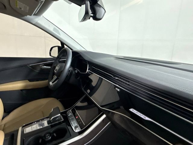 Used 2025 Audi Q7 3.0T Premium Plus image 32