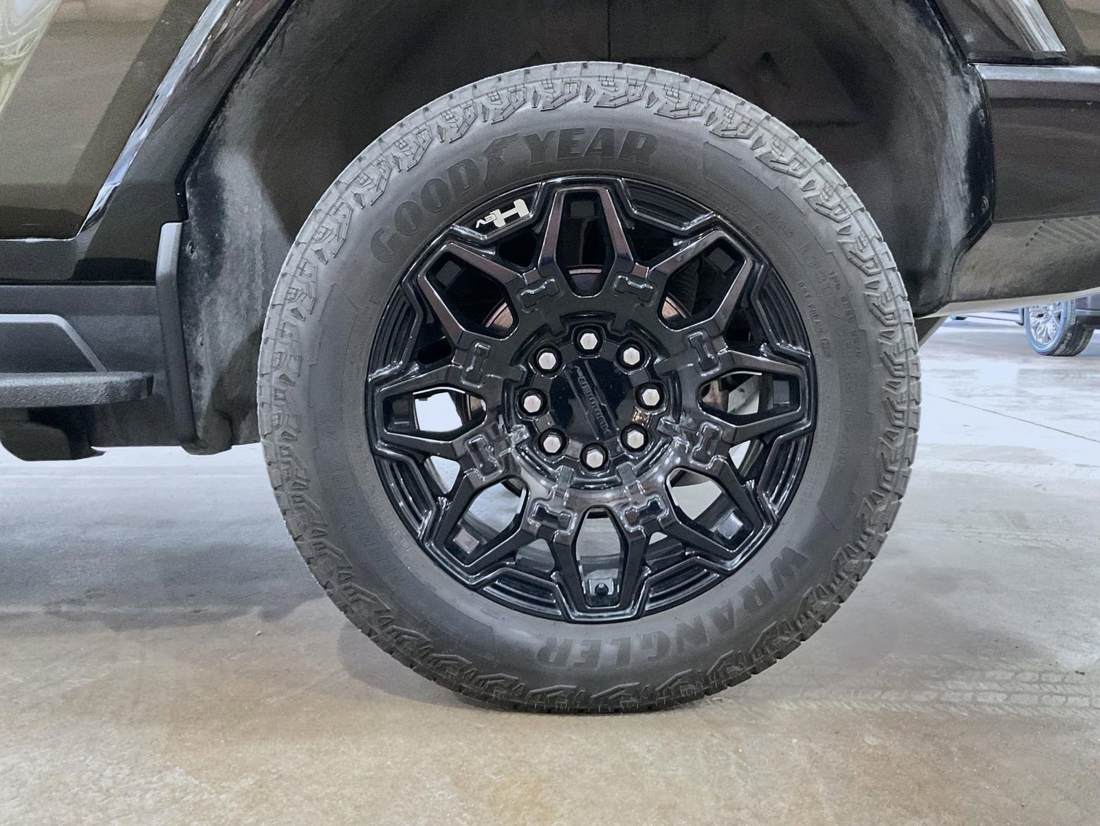 New 2026 GMC Hummer EV 4x4 Crew Cab w/ LPO, Dark Essentials Package image 22