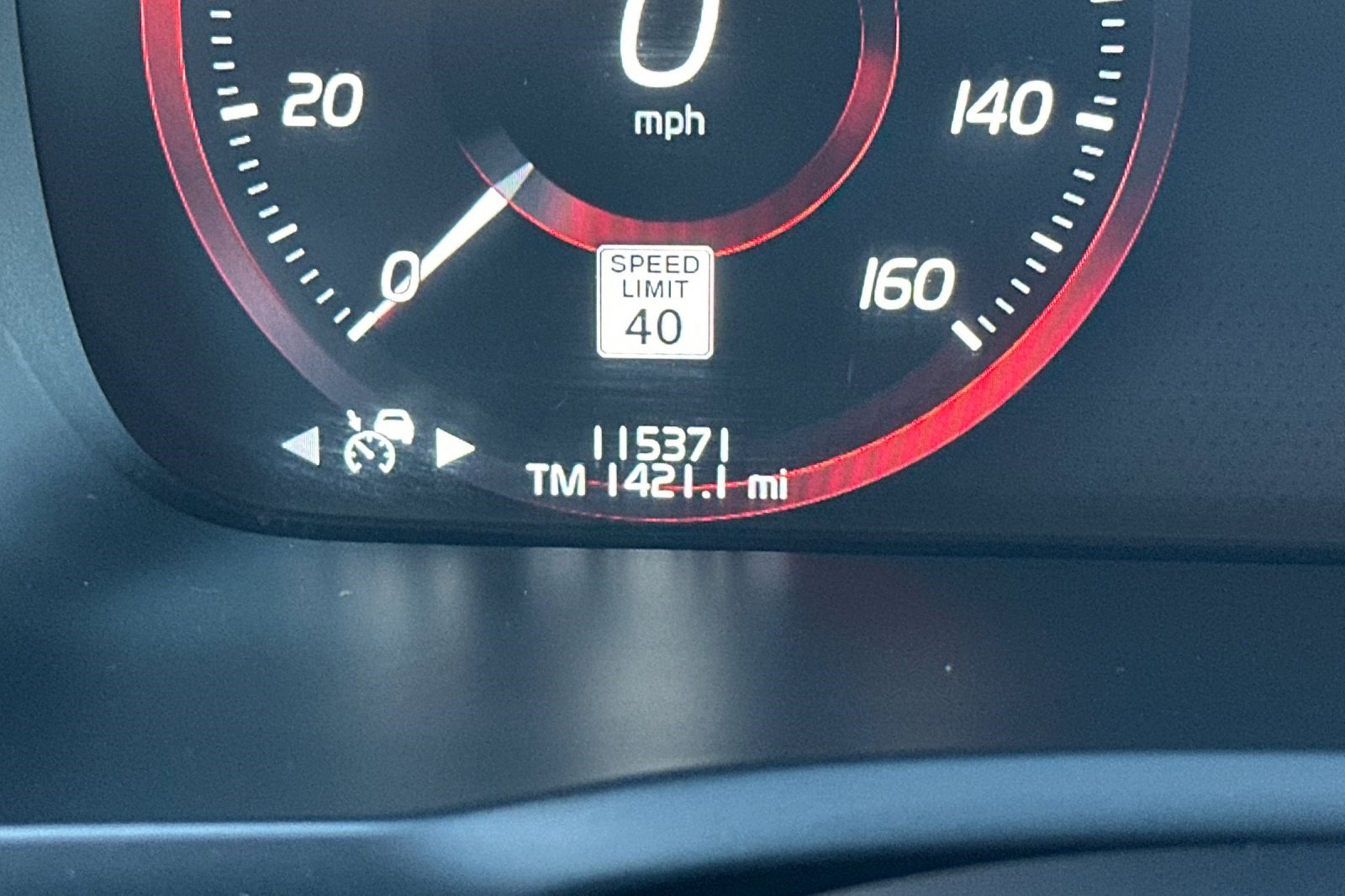 Used 2016 Volvo XC90 T6 Momentum w/ Momentum Plus Package image 37