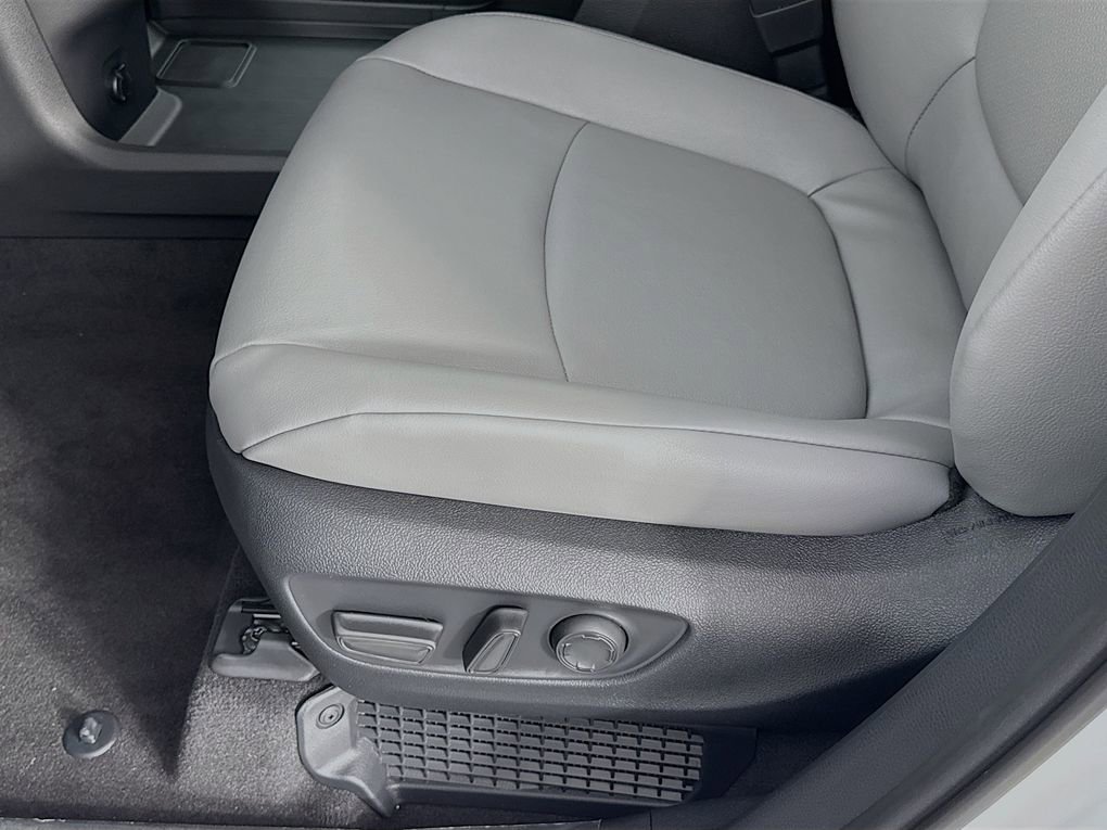 New 2026 Toyota Sienna XLE image 23