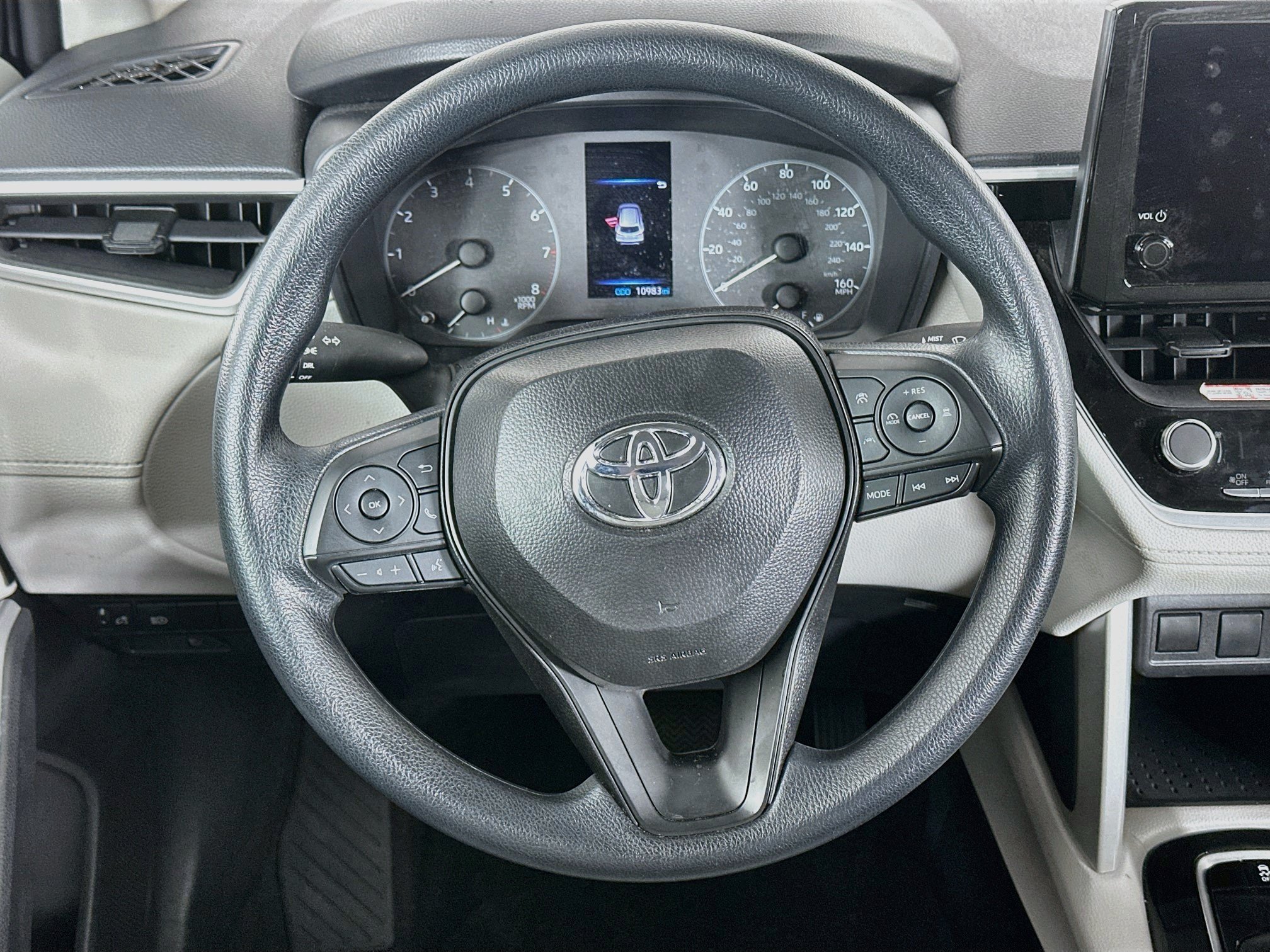 Used 2025 Toyota Corolla Cross L FWD image 18