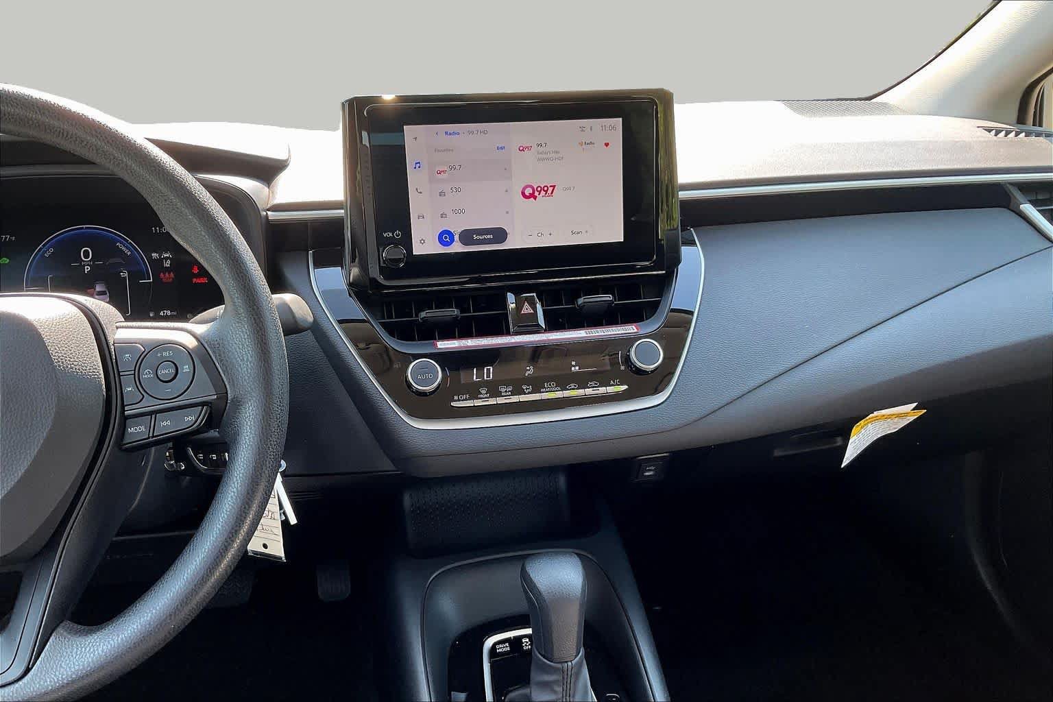 Used 2026 Toyota Corolla LE FWD image 7