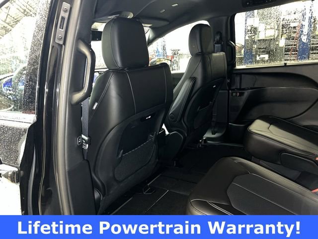 New 2026 Chrysler Pacifica Select image 16