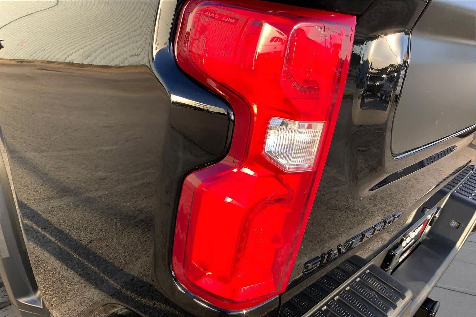 Used 2024 Chevrolet Silverado 2500 ZR2 w/ ZR2 Bison Edition AWD/4WD image 29