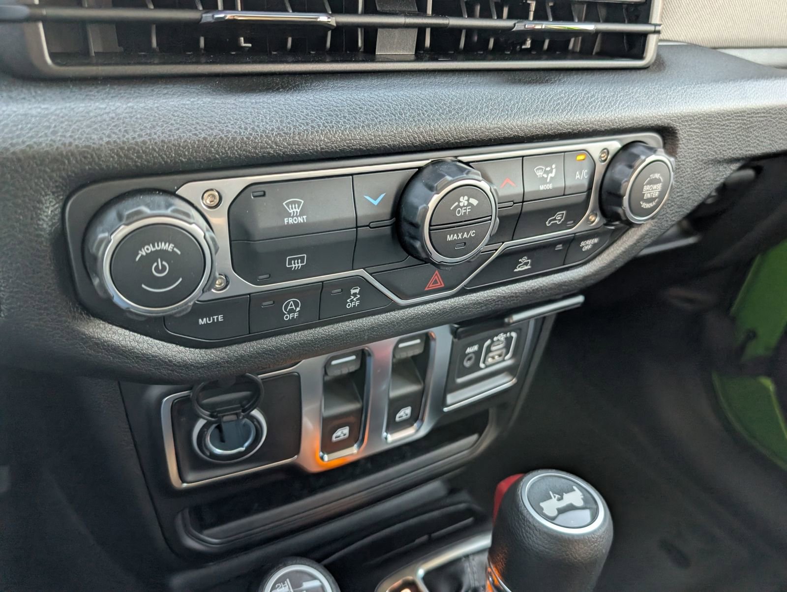 Used 2026 Jeep Wrangler Sport S image 16