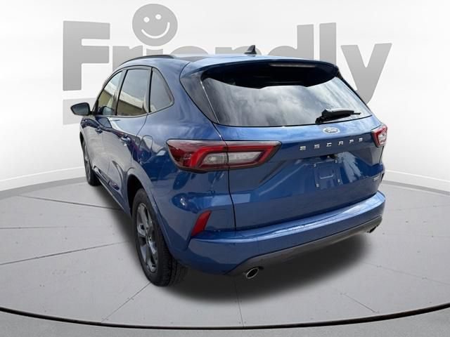 Used 2023 Ford Escape ST-Line Select AWD/4WD image 5