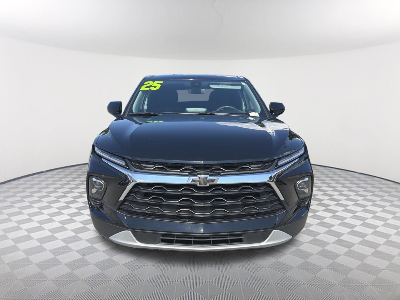 Used 2025 Chevrolet Blazer LT FWD video 2