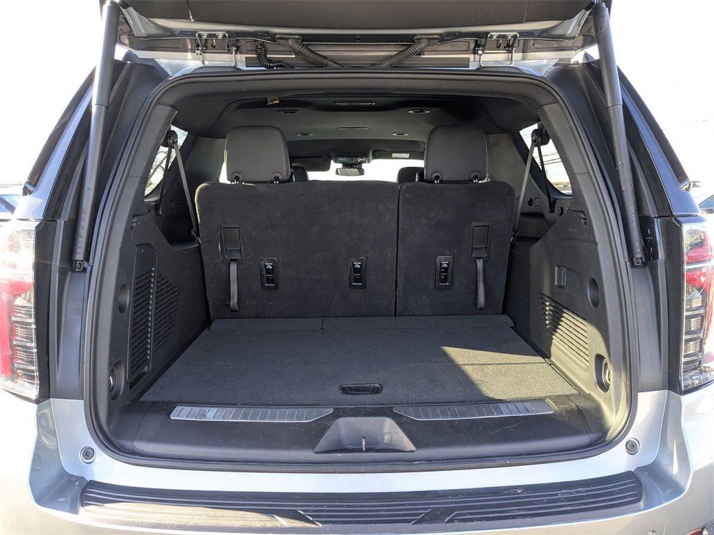 Used 2025 Chevrolet Suburban Z71 image 36