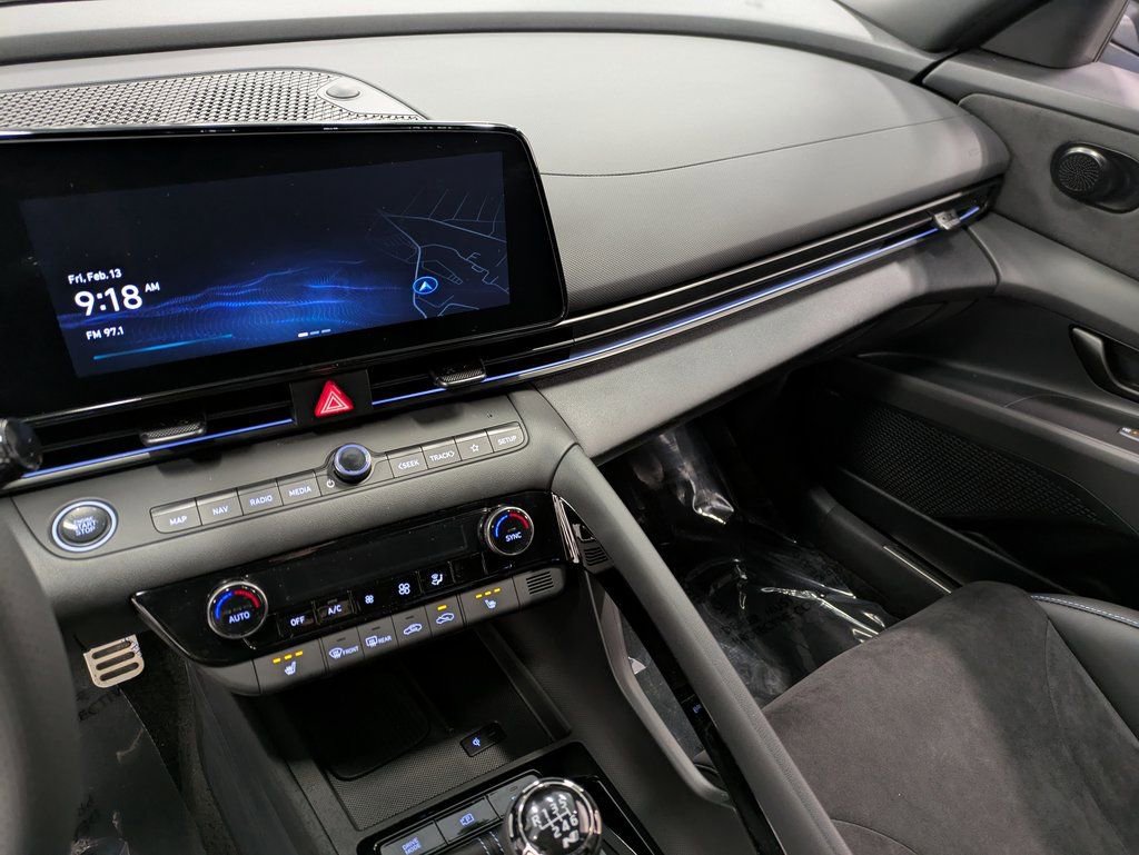 Used 2025 Hyundai Elantra N Base image 10