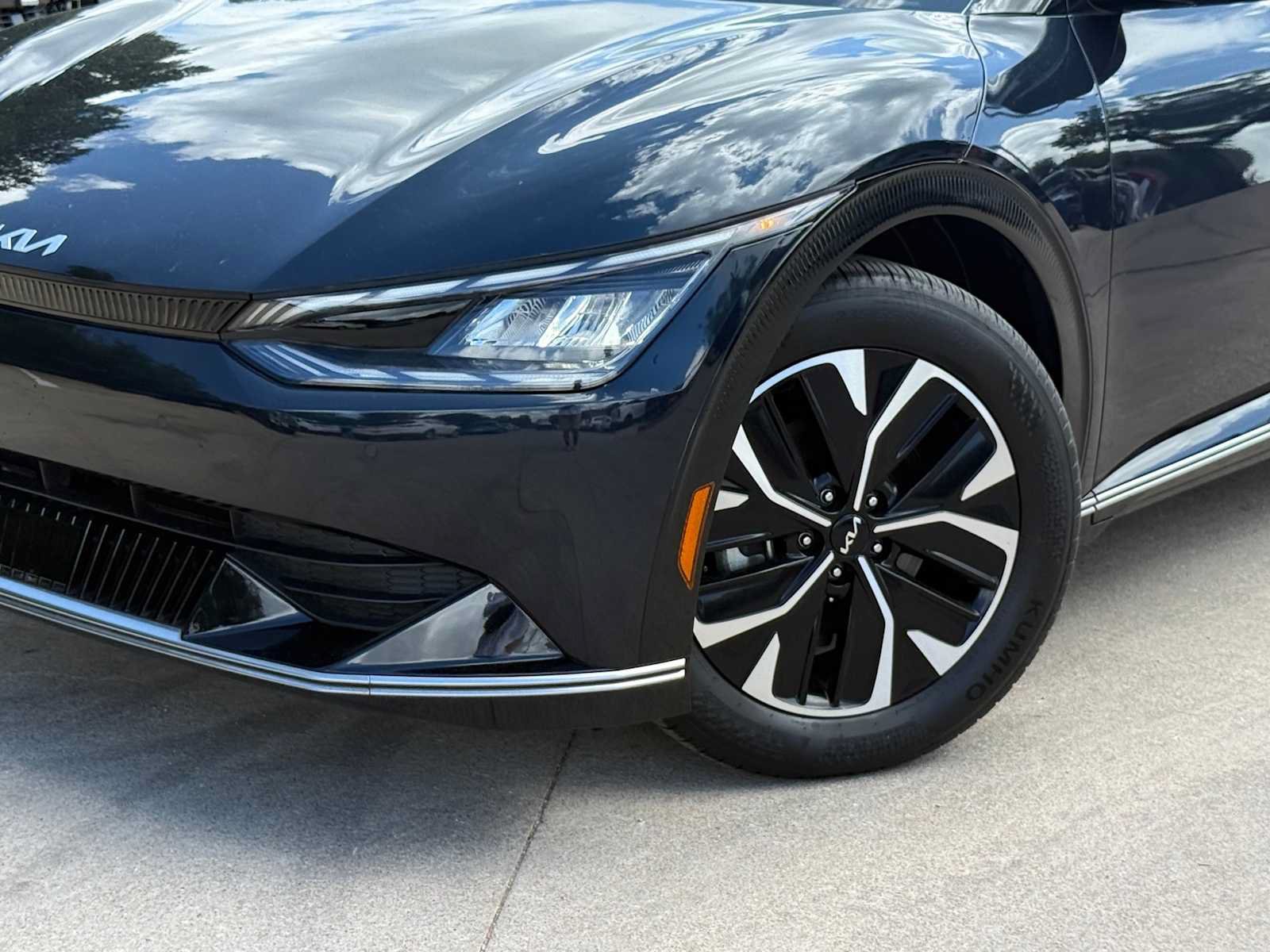 Certified 2024 Kia EV6 Wind RWD image 3