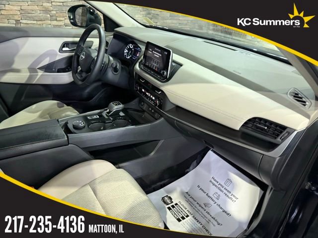 Certified 2025 Nissan Rogue SV image 28