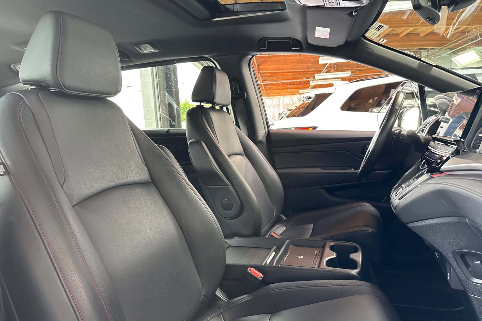 Used 2025 Honda Odyssey Sport-L image 31