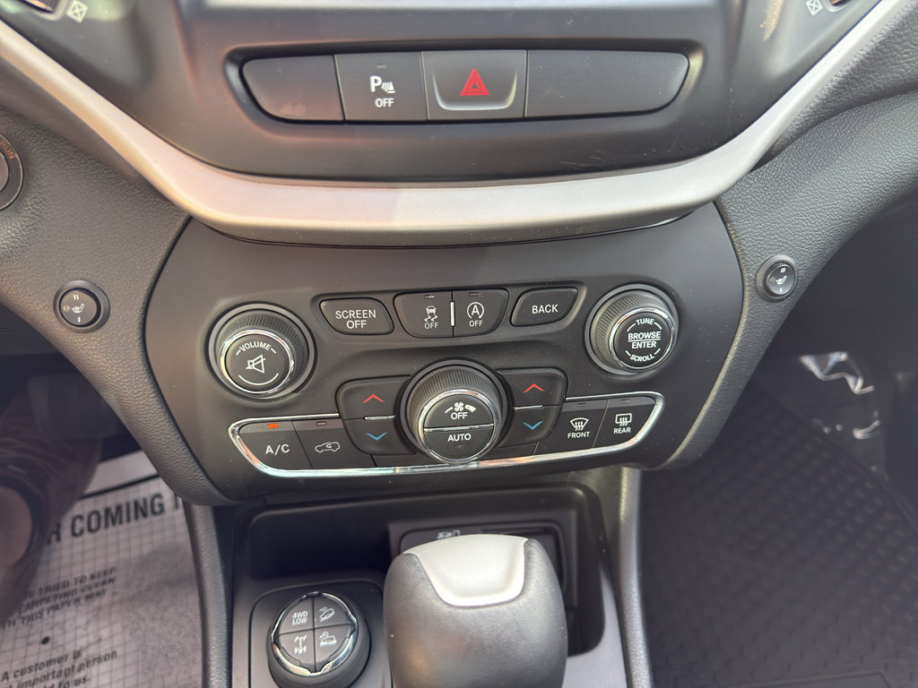 Used 2018 Jeep Cherokee Trailhawk w/ Comfort/Convenience Group image 19