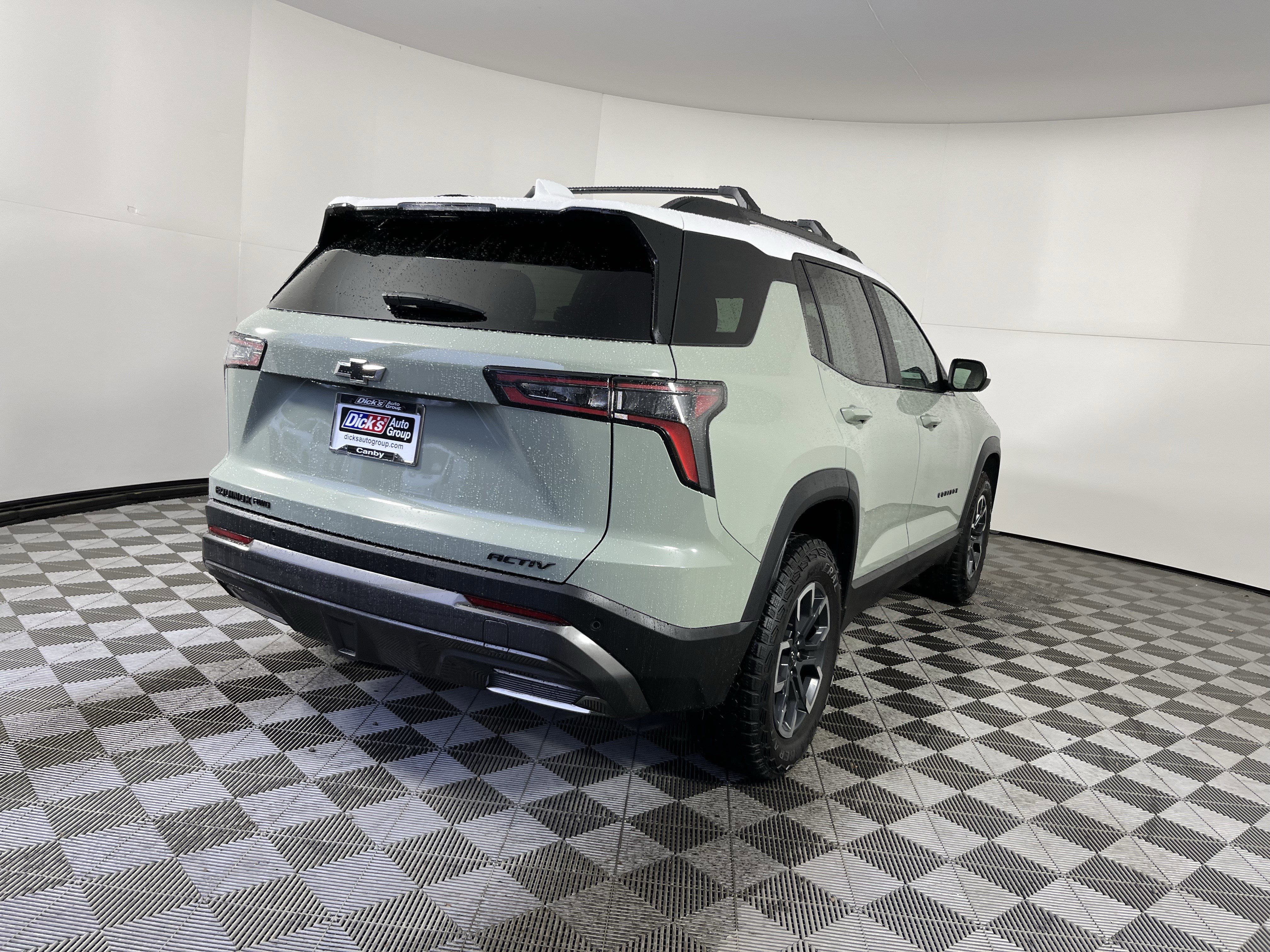 Used 2025 Chevrolet Equinox ACTIV w/ Convenience Package III image 5