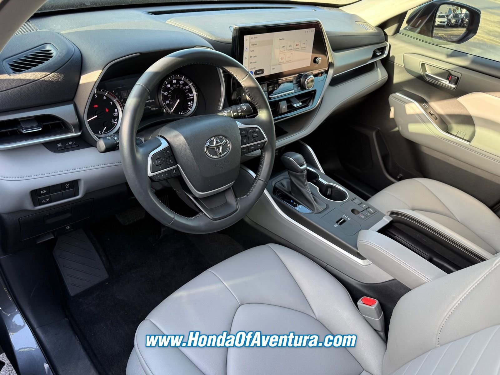 Used 2023 Toyota Highlander XLE FWD image 20