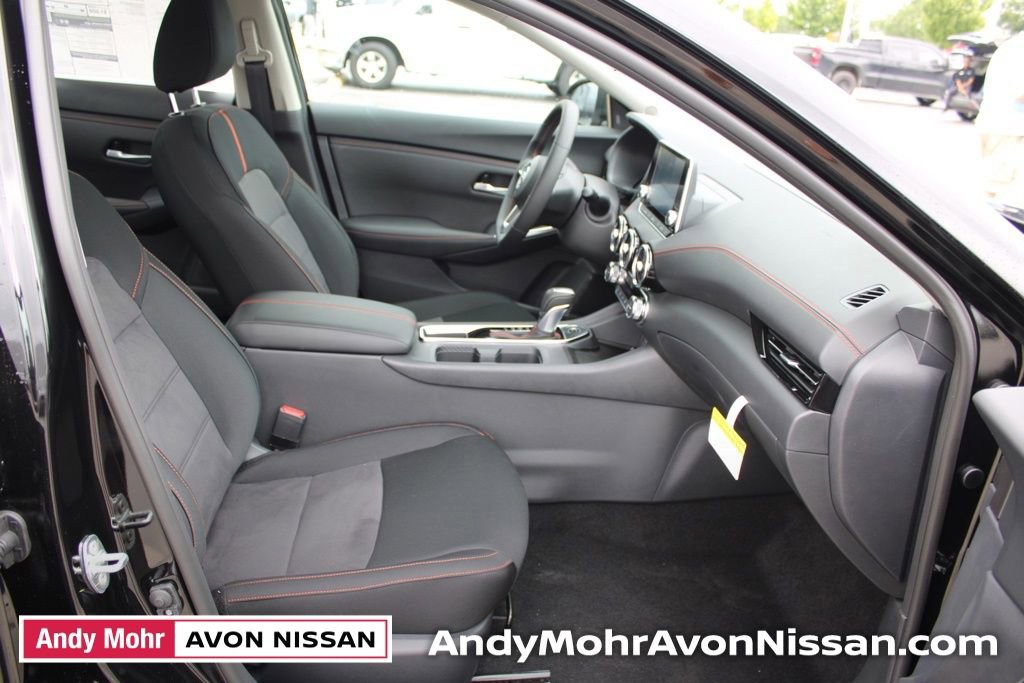 New 2025 Nissan Sentra SR w/ Midnight Edition image 12