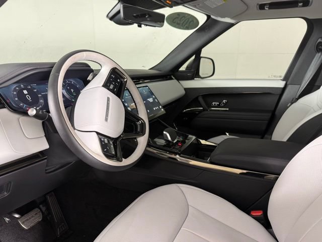 Used 2025 Land Rover Range Rover Sport Dynamic SE AWD/4WD image 6
