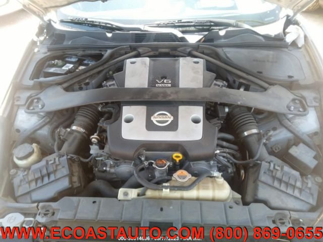 Used 2014 Nissan 370Z Coupe RWD image 6