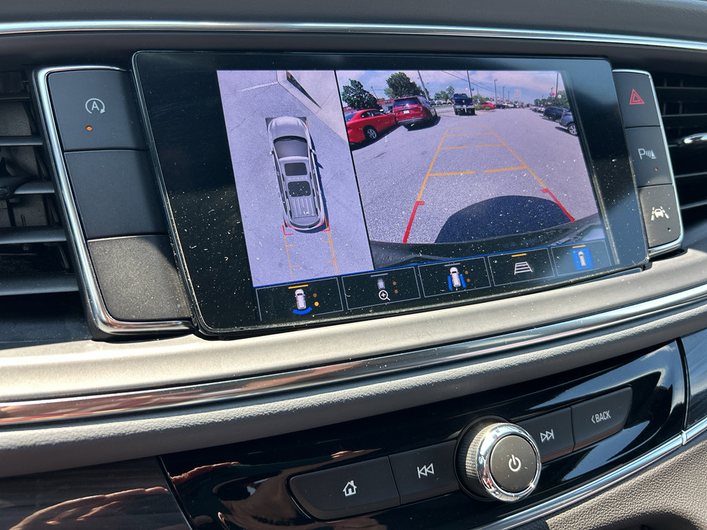 Used 2024 Buick Enclave Premium image 13