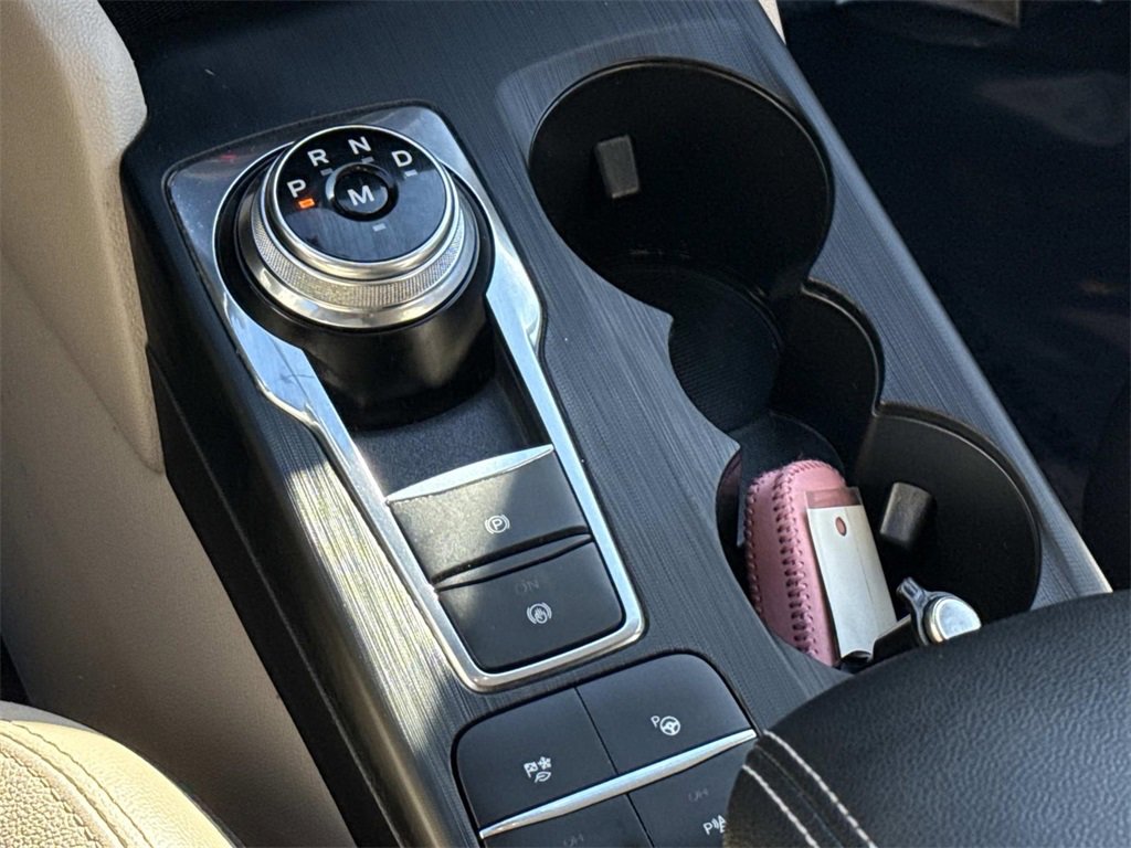 Used 2020 Ford Escape Titanium image 25