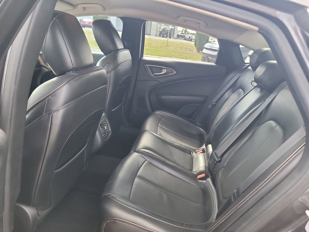 Used 2015 Chrysler 200 C w/ Navigation & Sound Group I image 10