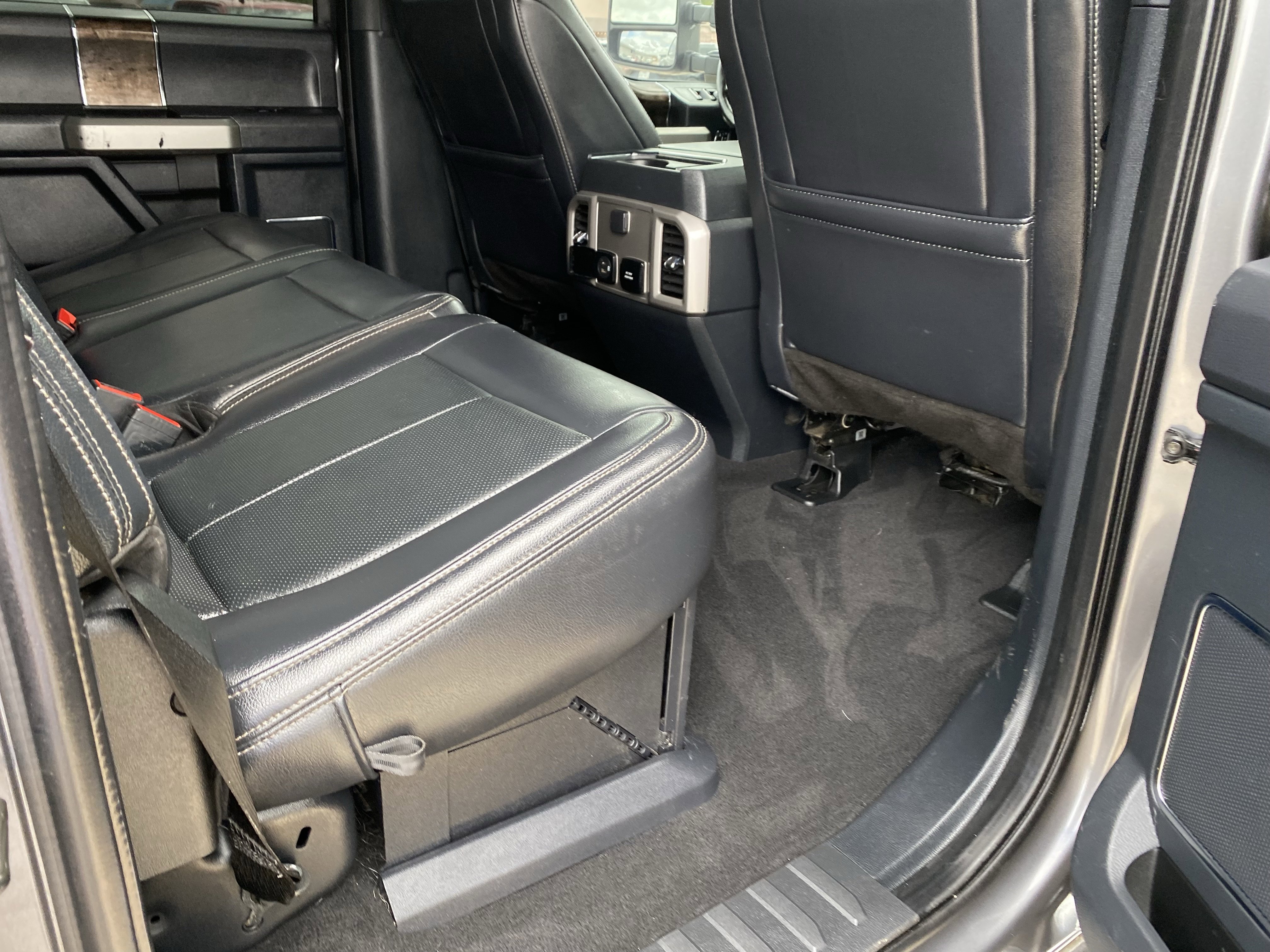 Used 2022 Ford F450 Lariat w/ Lariat Value Package AWD/4WD image 13
