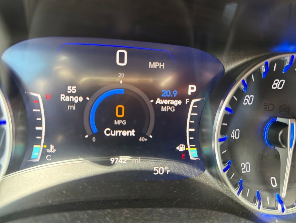 Used 2024 Chrysler Pacifica Touring-L w/ Road Tripper Package FWD image 11
