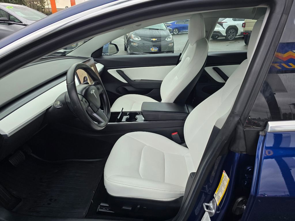 Used 2019 Tesla Model 3 Standard Range image 23