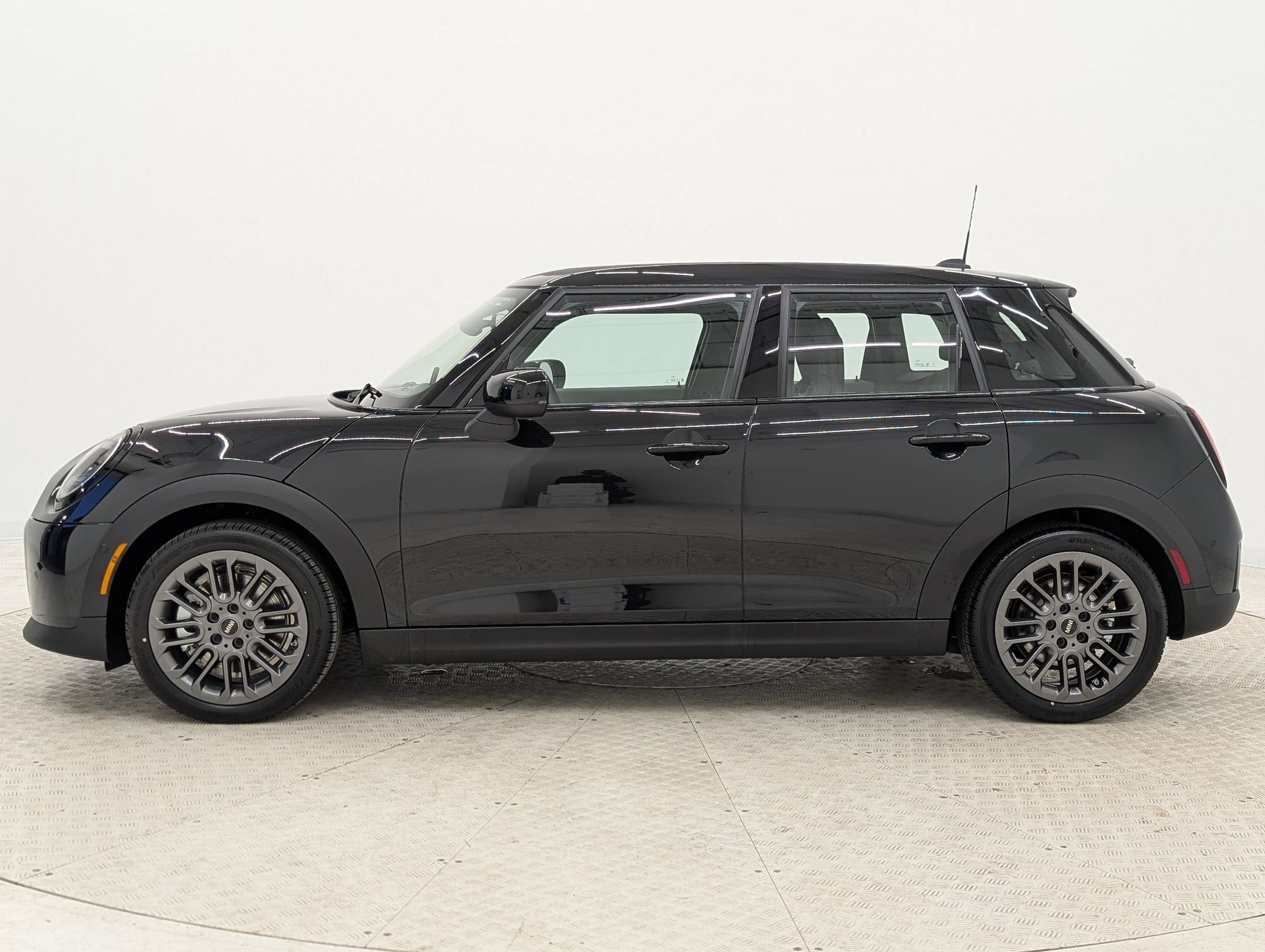 New 2026 MINI Cooper 4-Door Hardtop FWD image 2