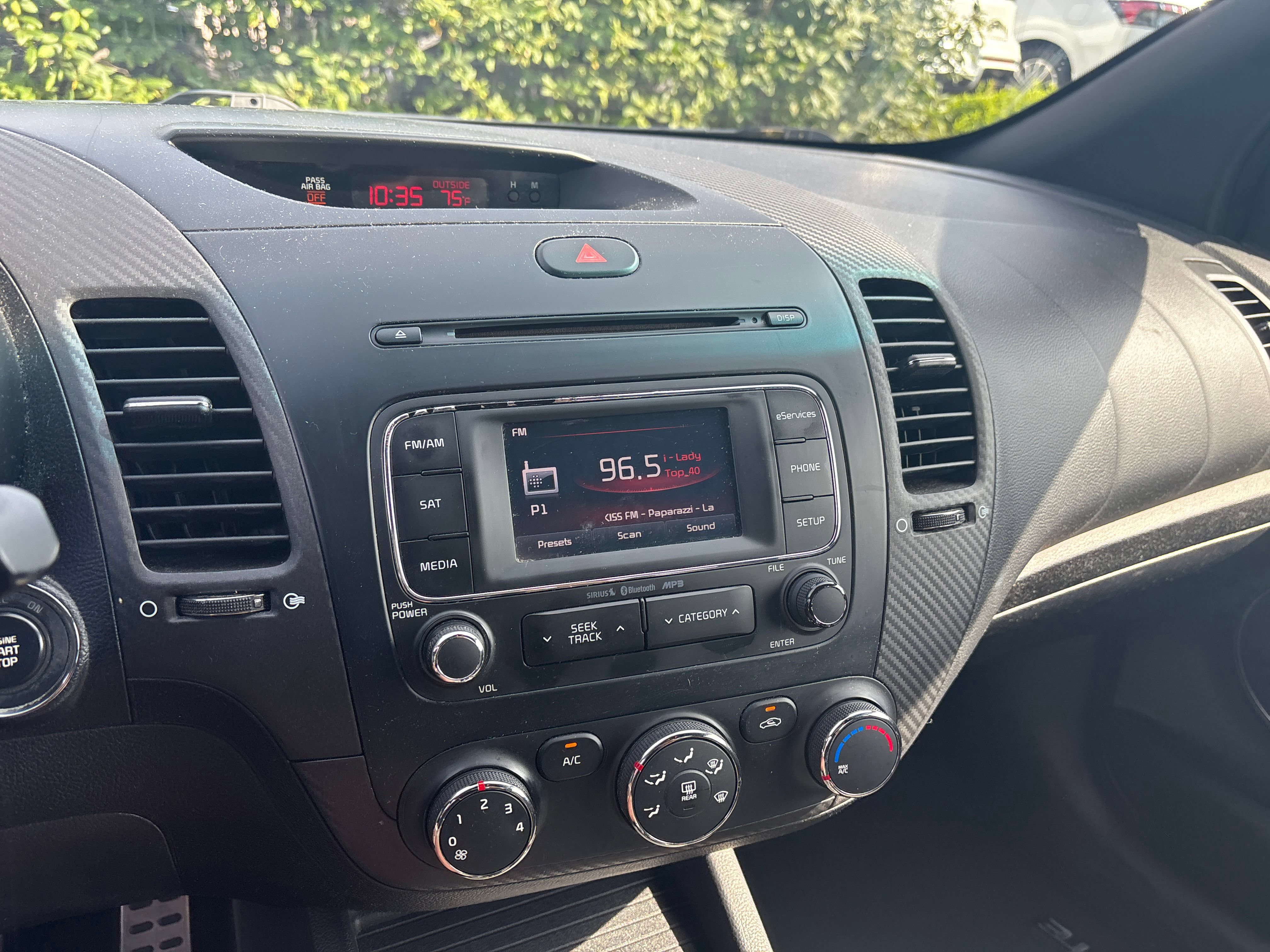 Used 2014 Kia Forte Koup SX FWD image 12