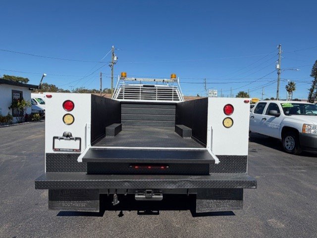 Used 2016 Ford F550 2WD Crew Cab Super Duty w/ Power Equipment Group image 6