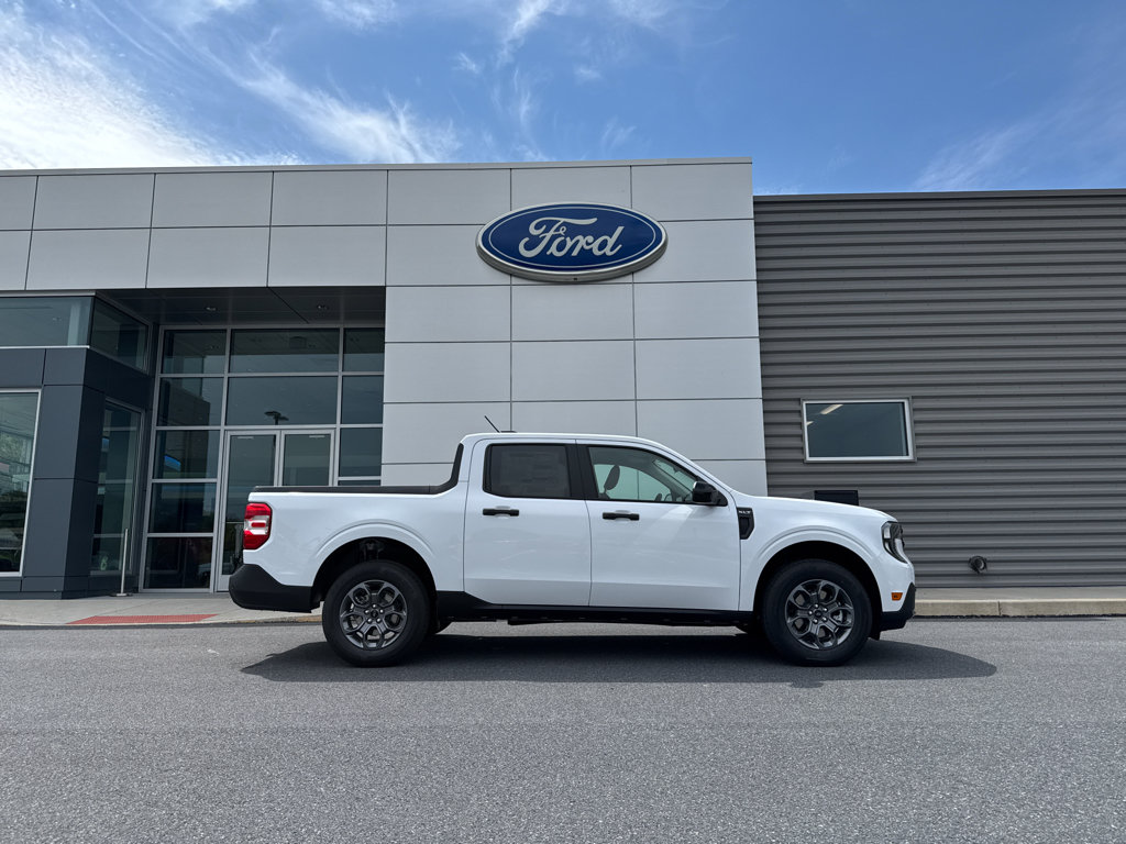 New 2026 Ford Maverick XLT w/ XLT Luxury Package AWD/4WD image 2