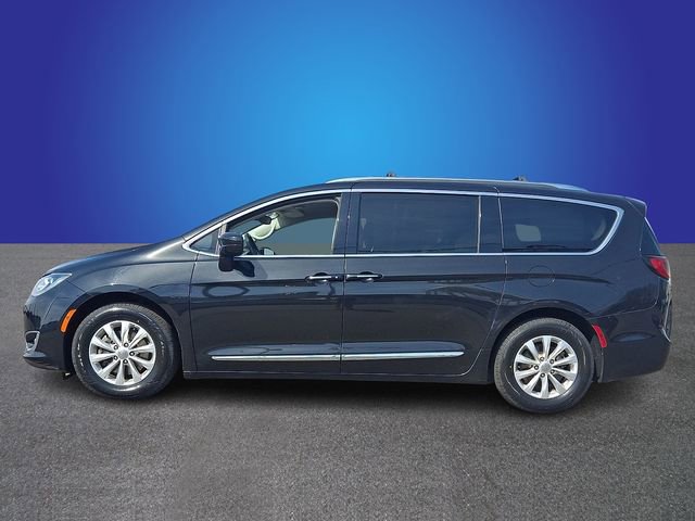 Used 2018 Chrysler Pacifica Touring-L image 7