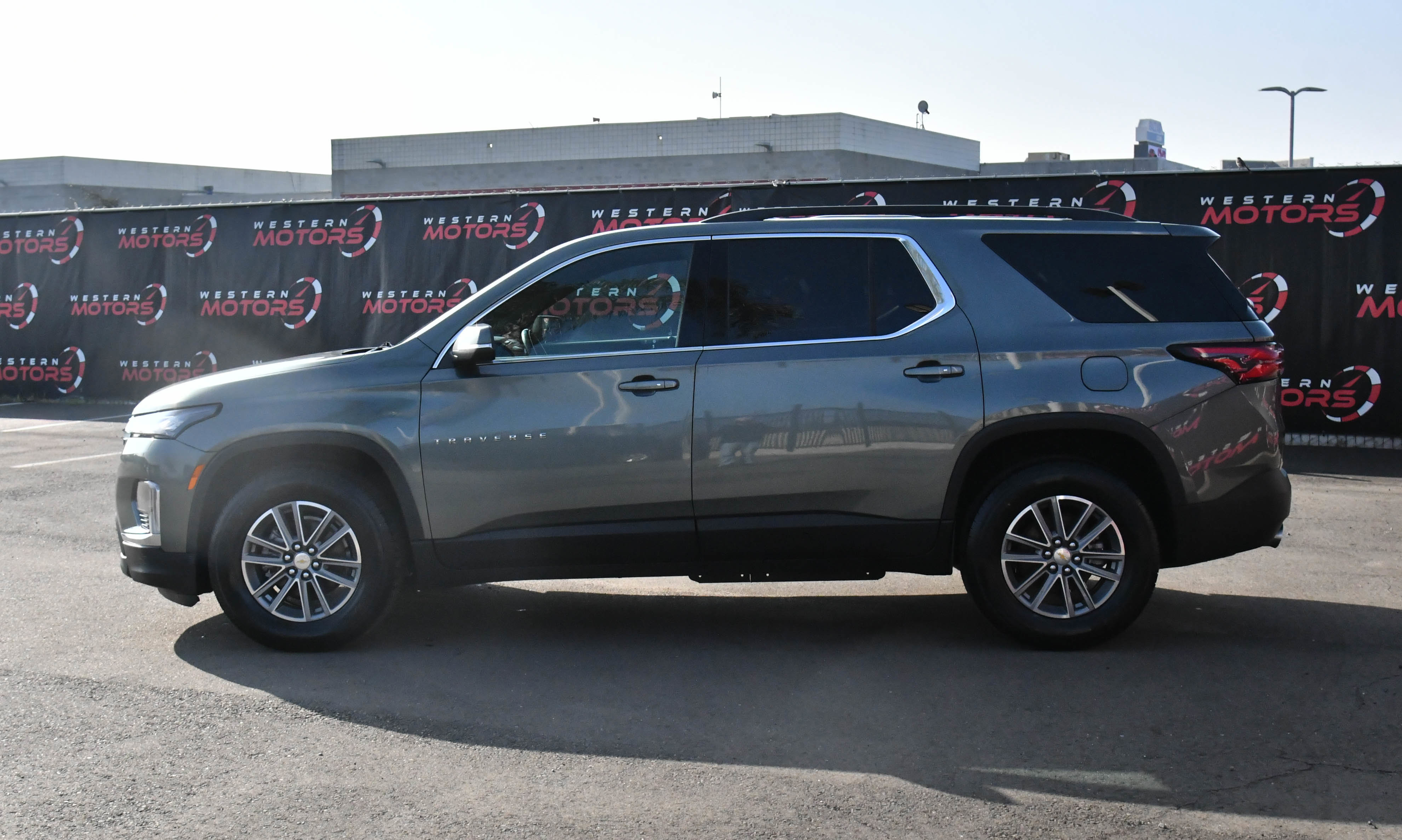 Used 2022 Chevrolet Traverse LT image 4