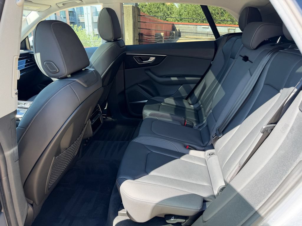 Used 2019 Audi Q8 Premium Plus AWD/4WD image 23
