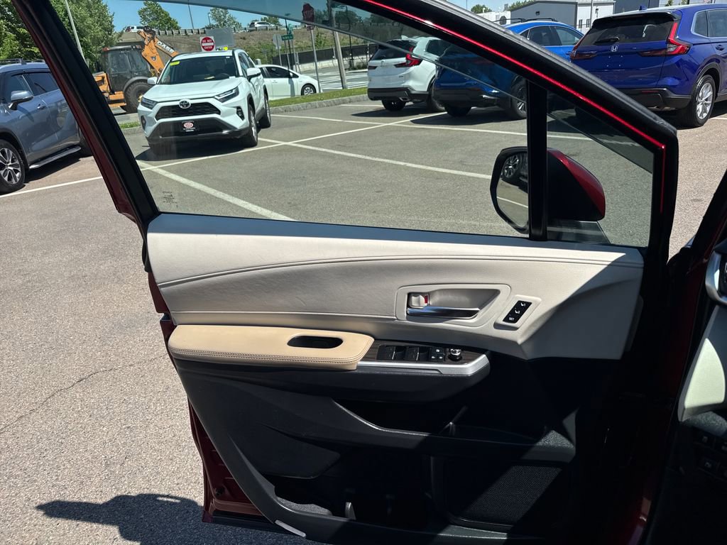 Used 2022 Toyota Sienna Limited AWD/4WD image 34
