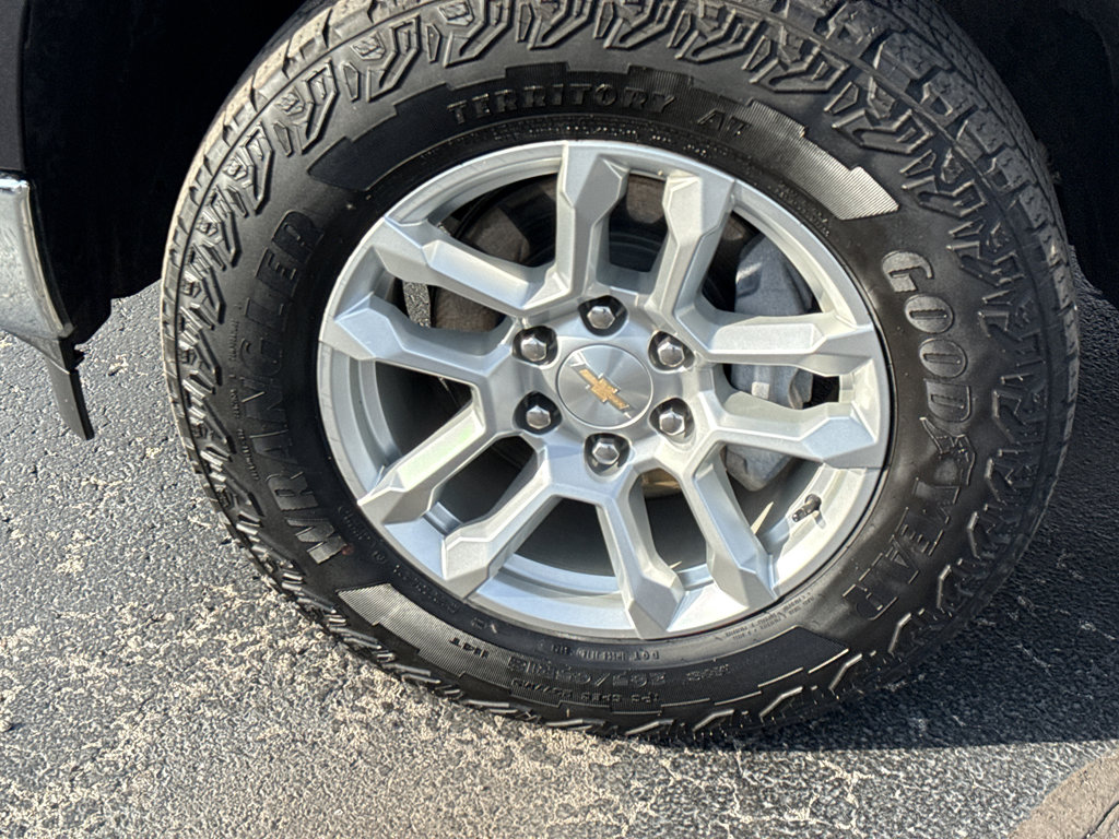 Used 2024 Chevrolet Silverado 1500 LT w/ Z71 Off-Road Package image 11