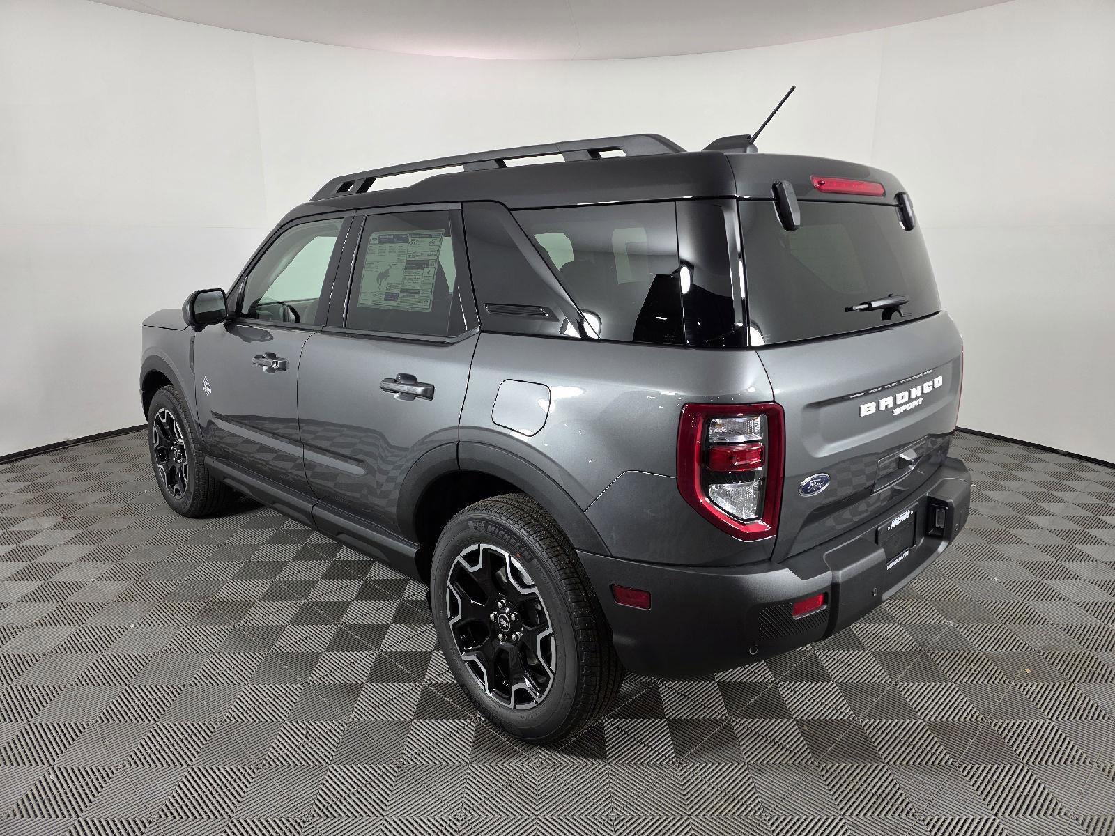 Used 2025 Ford Bronco Sport Outer Banks w/ Outer Banks Tech Package+ image 3