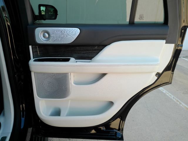 Used 2022 Lincoln Navigator Black Label AWD/4WD image 26