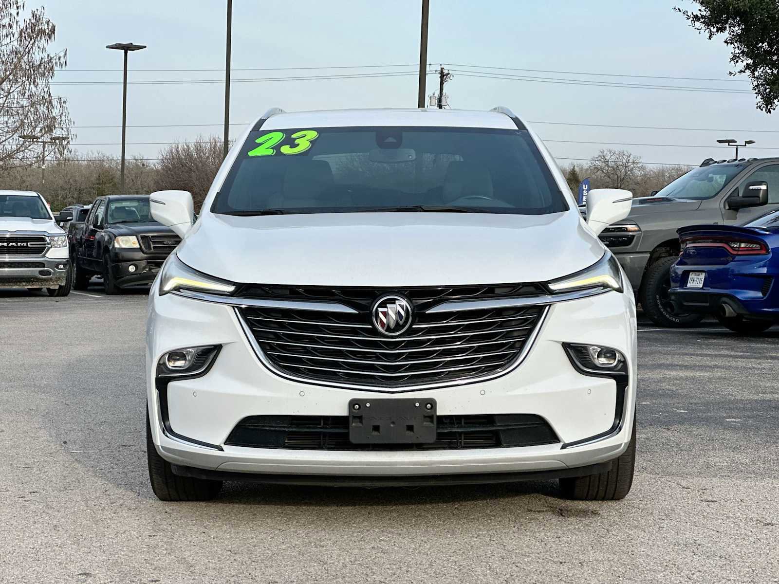 Used 2023 Buick Enclave Essence image 10